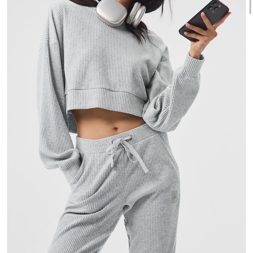 Alo Yoga Muse Set